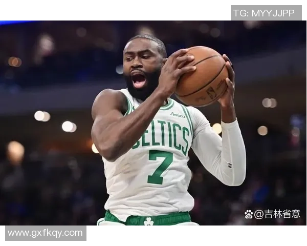 杰伦布朗第三节狂砍16分全场21投11中贡献26分正负值高达23